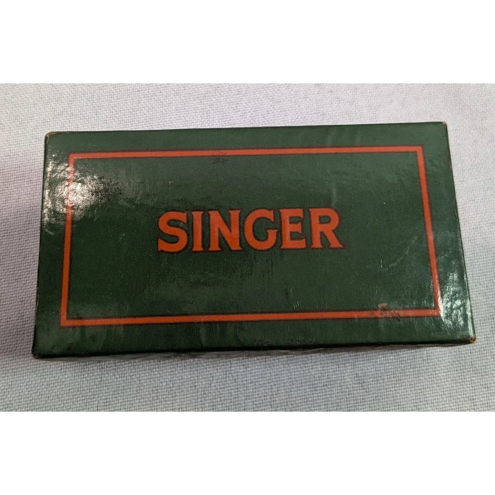 Singer Sewing Machine Attachments 160809 Vintage Green Box  Metal Feet Needles